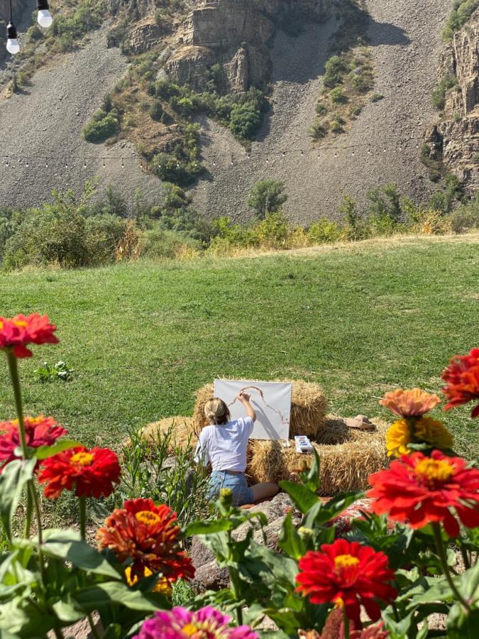 Elegis Village Resort Yeghegis Bagian luar foto