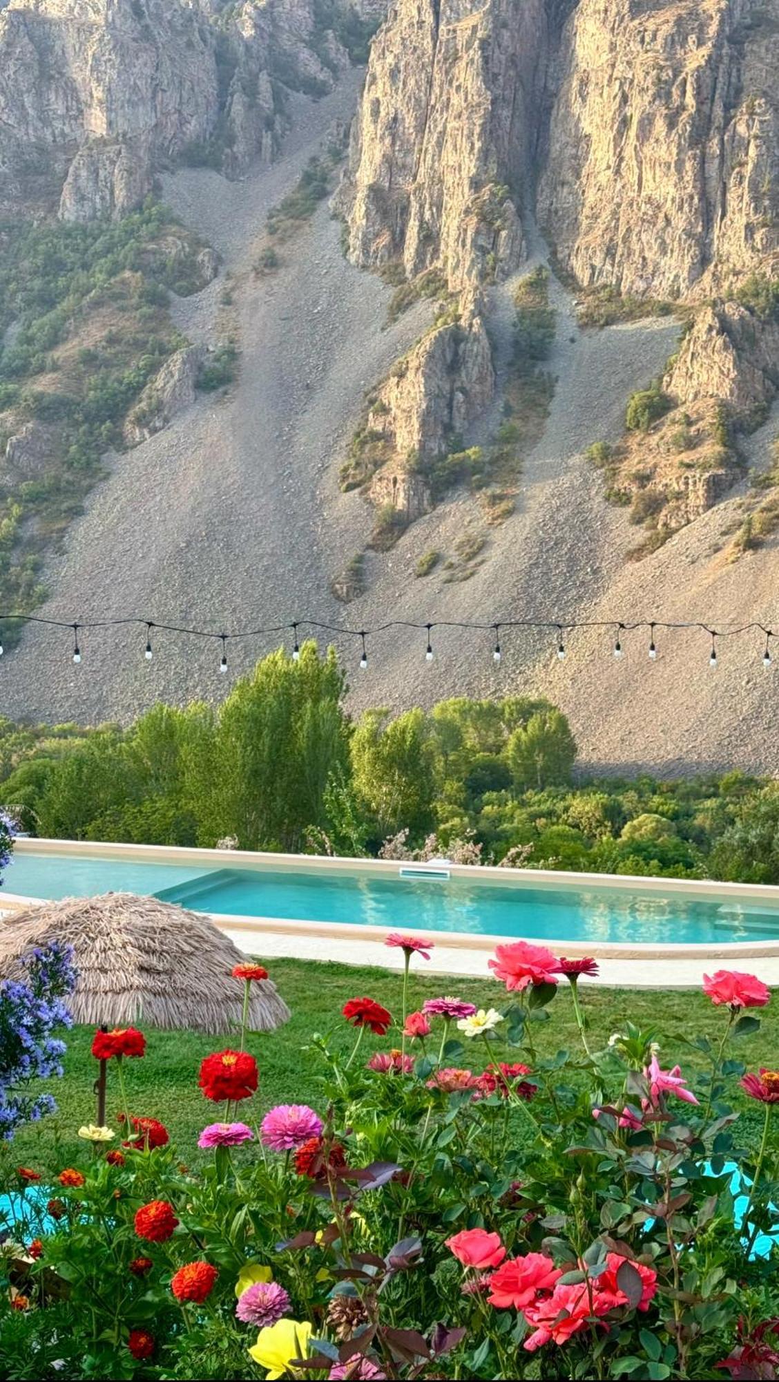 Elegis Village Resort Yeghegis Bagian luar foto